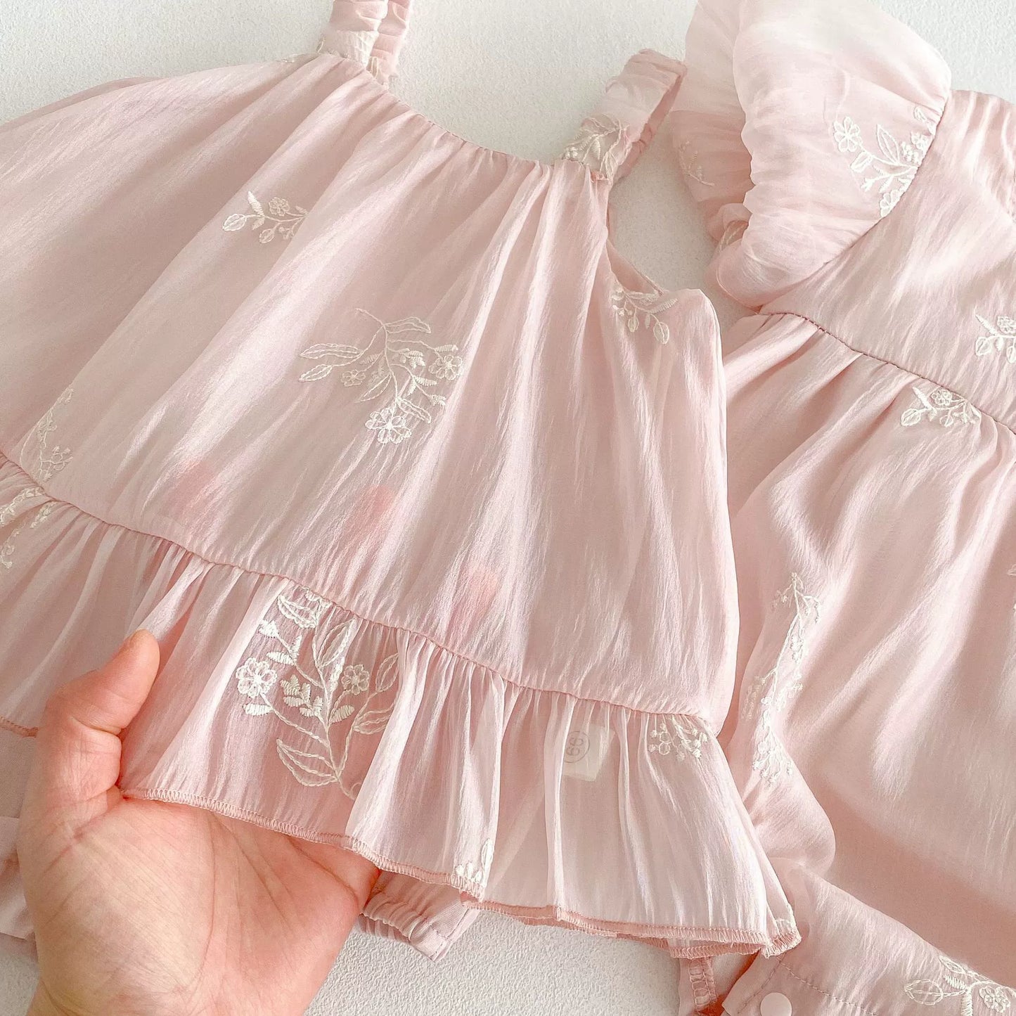 Summer Arrival Baby Girls Cute Pink Short Sleeves Flowers Embroidered Onesies